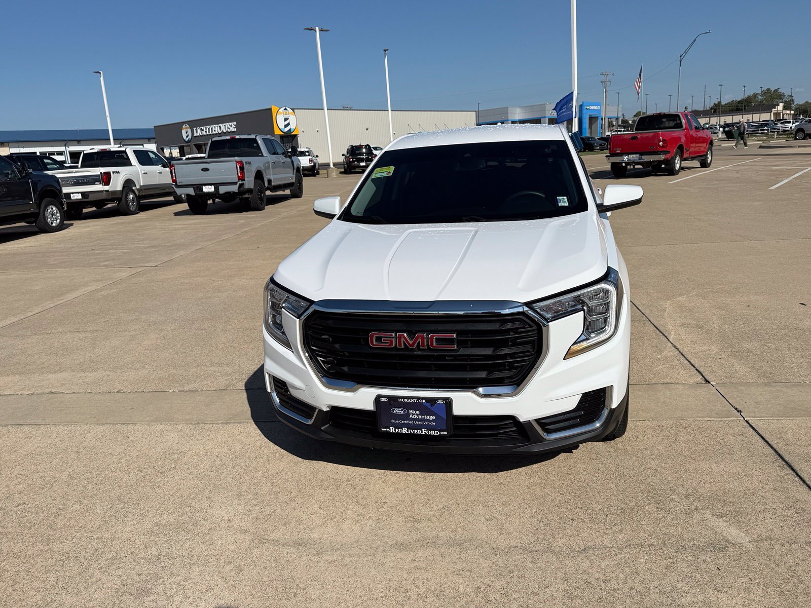 Used 2024 GMC Terrain SLE FWD image 2