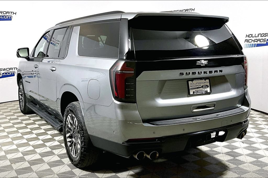 Used 2025 Chevrolet Suburban Z71 AWD/4WD image 8