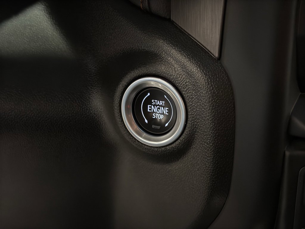 Used 2022 GMC Sierra 2500 AT4 w/ AT4 Preferred Package image 13