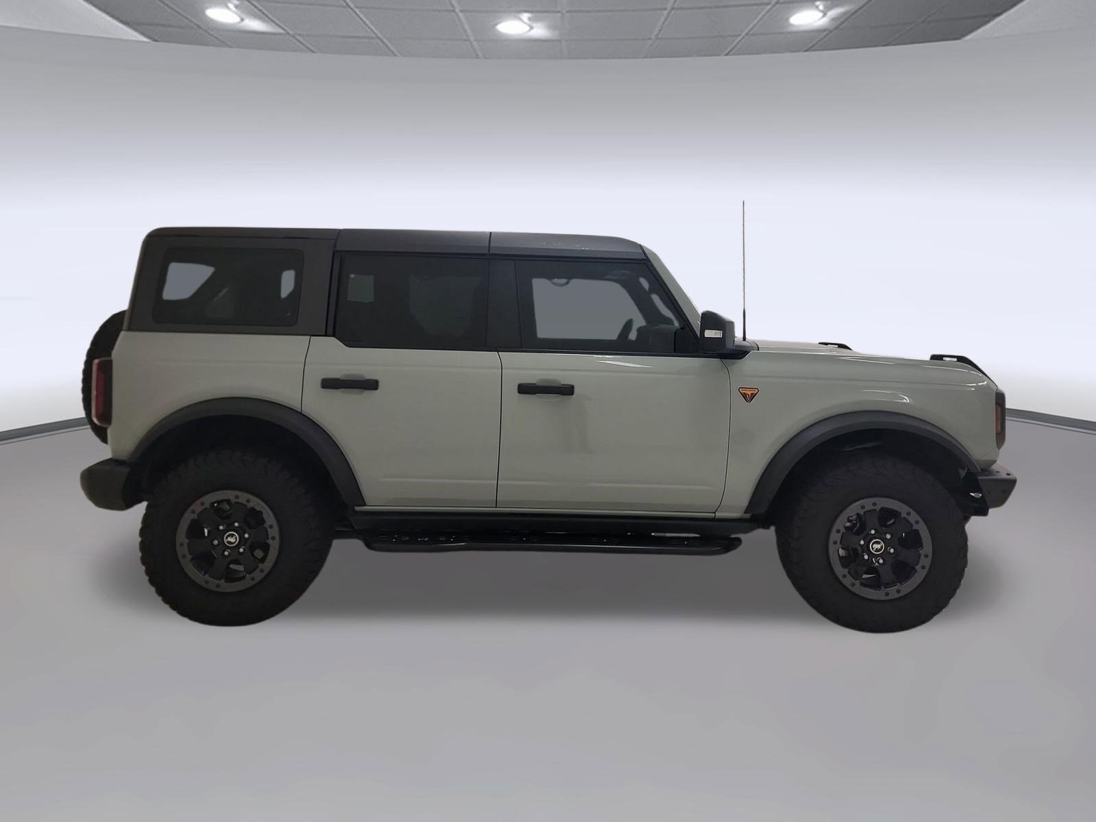Certified 2023 Ford Bronco Badlands AWD/4WD image 6