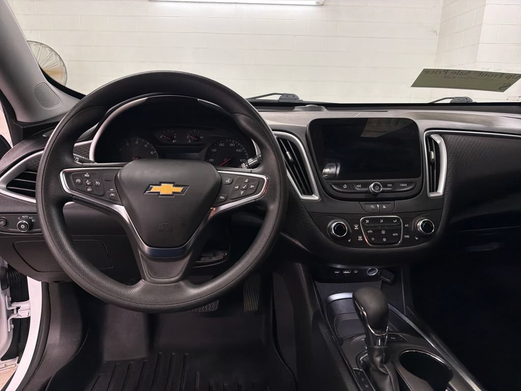 Used 2024 Chevrolet Malibu LT FWD image 9