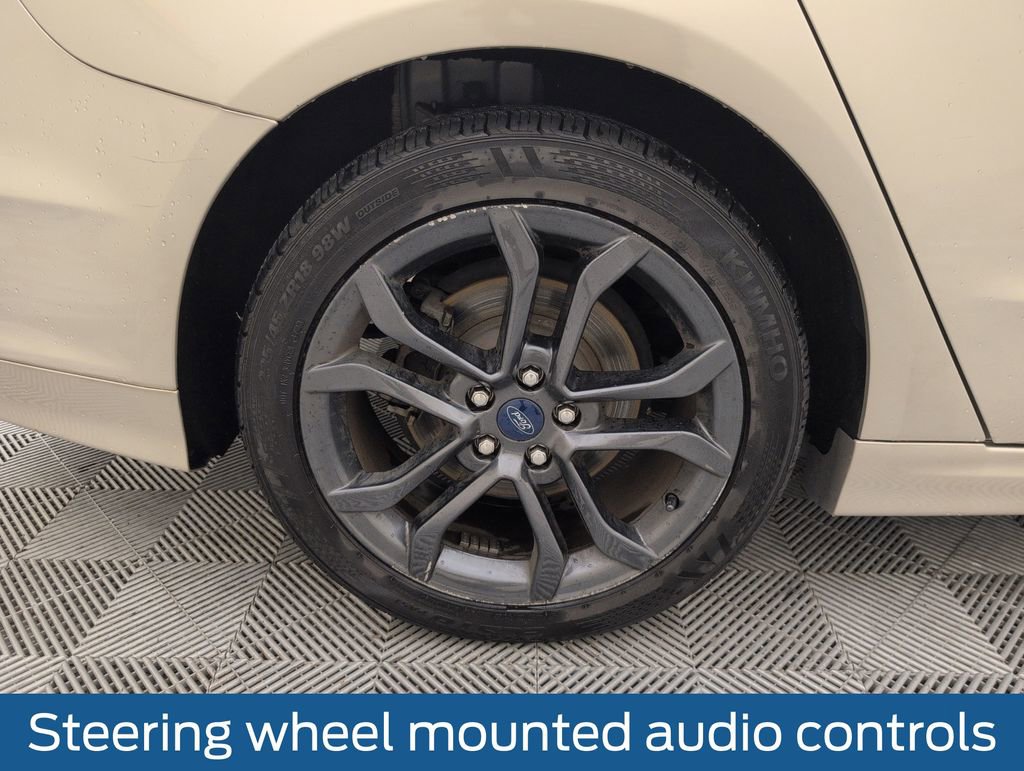 Certified 2018 Ford Fusion SE w/ Equipment Group 201A FWD image 19