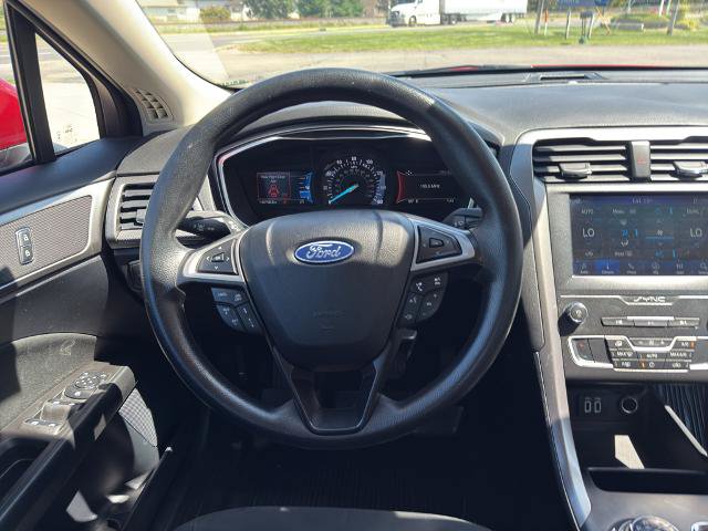 Certified 2020 Ford Fusion SE FWD image 16