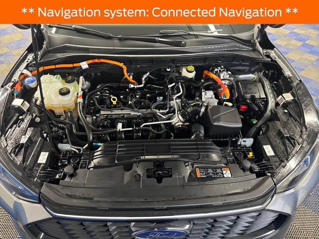 Certified 2025 Ford Escape Platinum w/ Premium Technology Package image 16