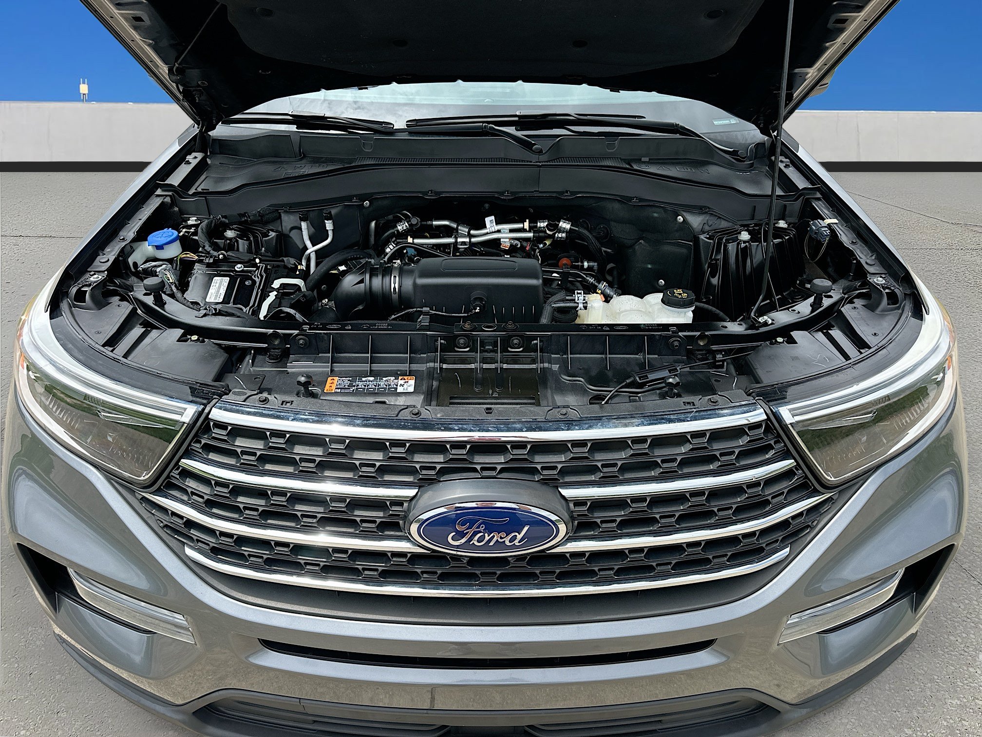 Certified 2023 Ford Explorer XLT w/ Equipment Group 202A RWD image 28