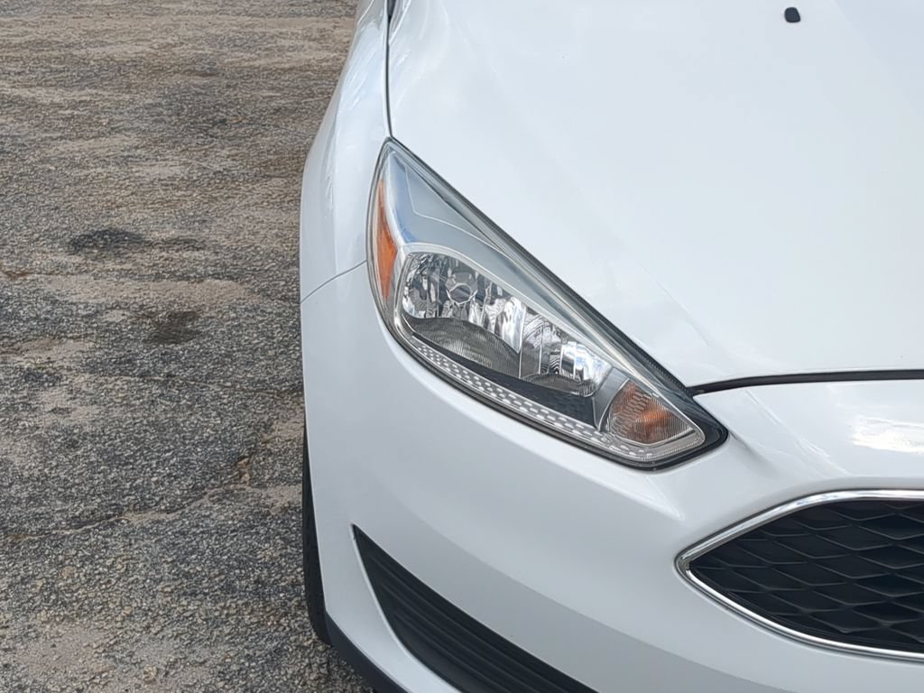 Certified 2018 Ford Focus SE FWD image 8