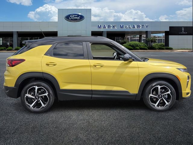 Used 2023 Chevrolet TrailBlazer RS w/ Sun and Liftgate Package image 2