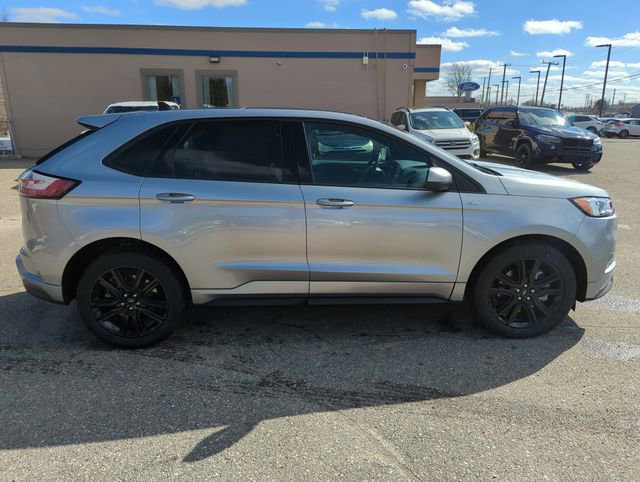 Certified 2023 Ford Edge ST-Line image 3