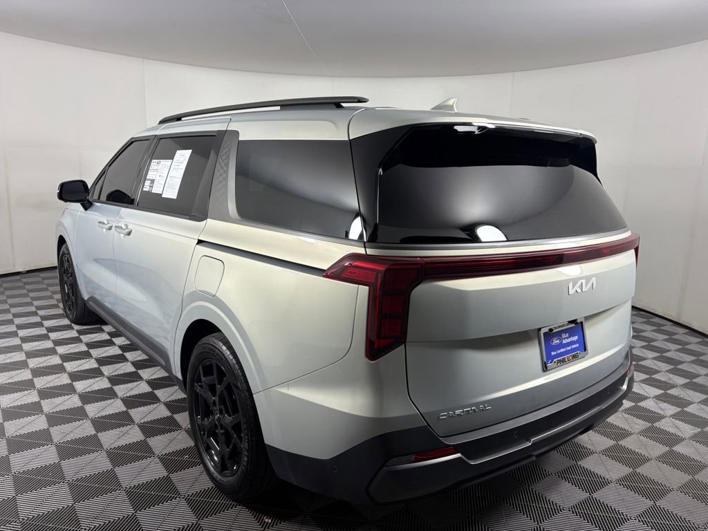 Used 2025 Kia Carnival SX image 3
