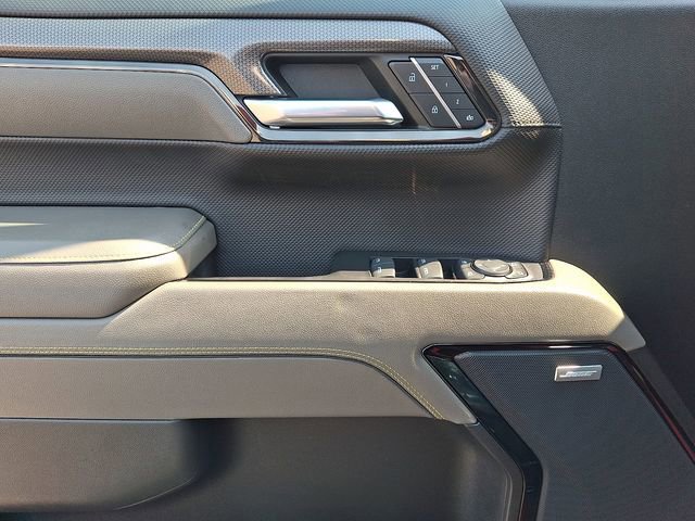 Used 2022 Chevrolet Silverado 1500 ZR2 w/ Technology Package image 11