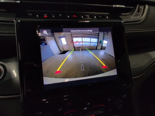 Used 2023 Jeep Grand Cherokee Laredo AWD/4WD image 22