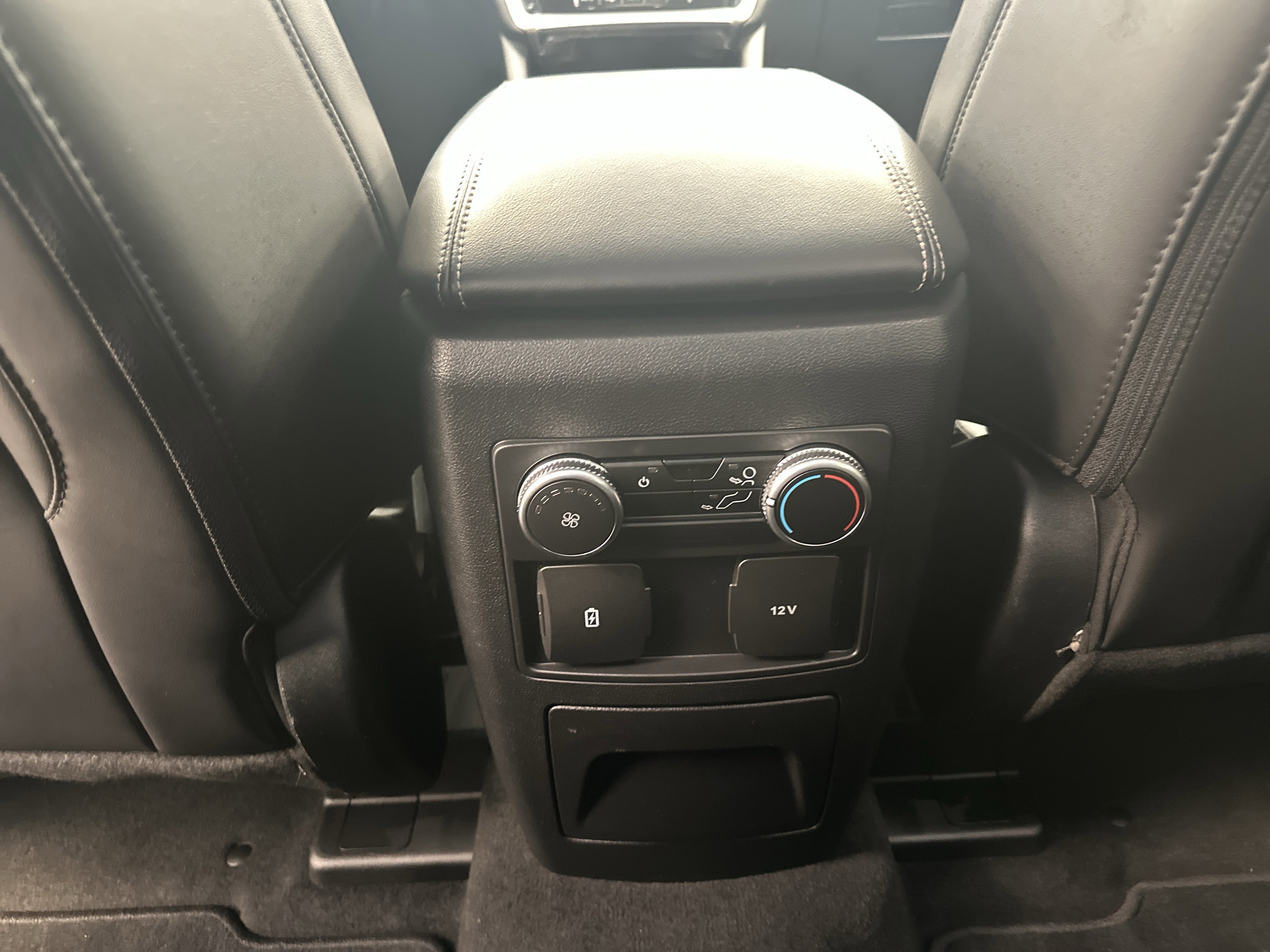 Certified 2022 Ford Explorer XLT w/ Equipment Group 202A image 29