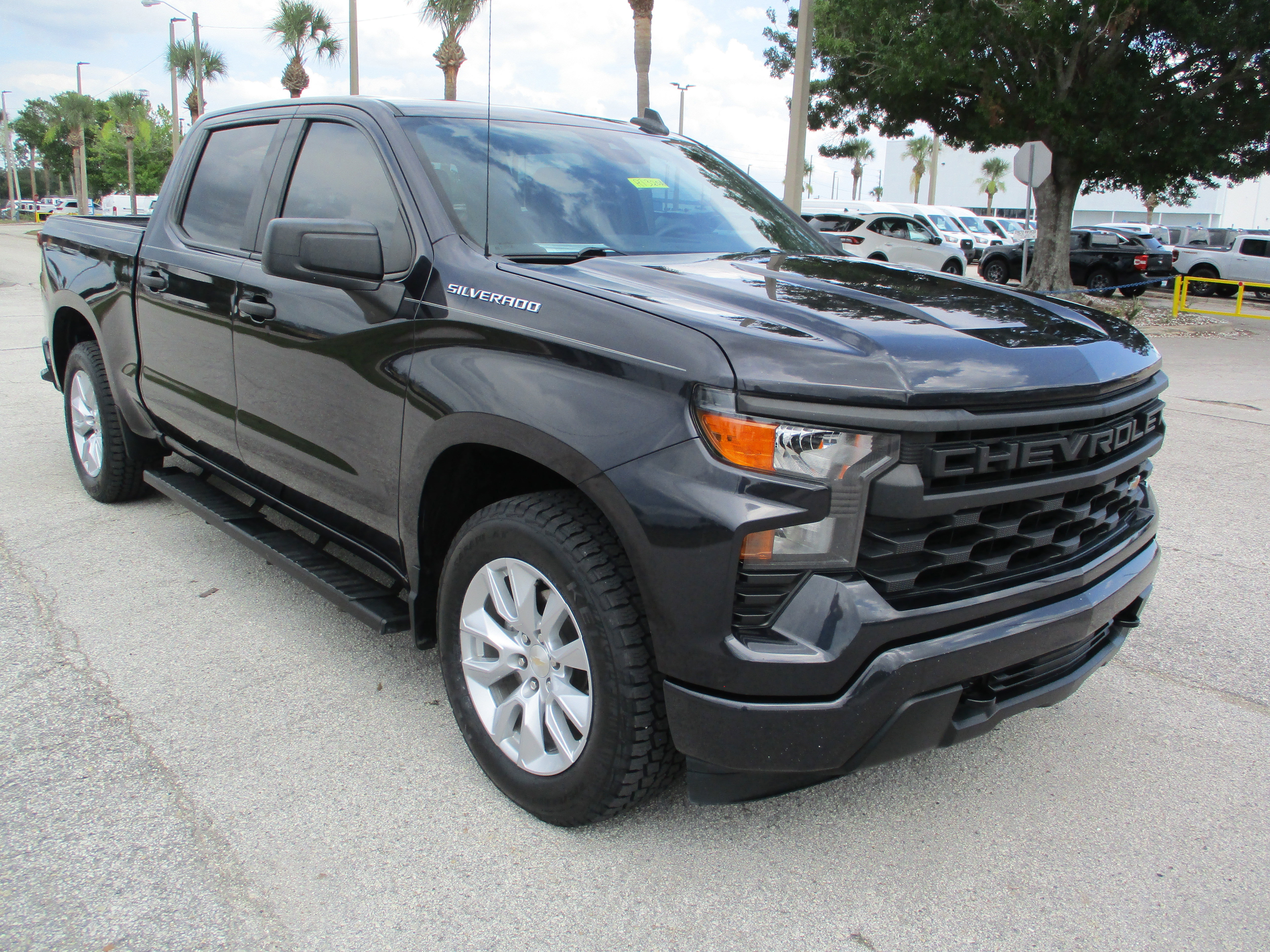 Used 2023 Chevrolet Silverado 1500 Custom image 7