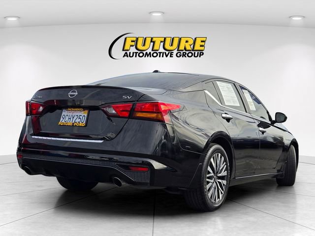 Used 2023 Nissan Altima 2.5 SV w/ SV Premium Package image 3