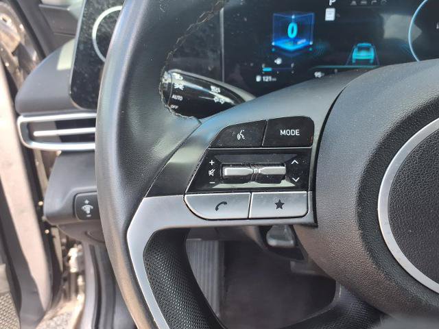 Used 2025 Hyundai Elantra SEL FWD image 8