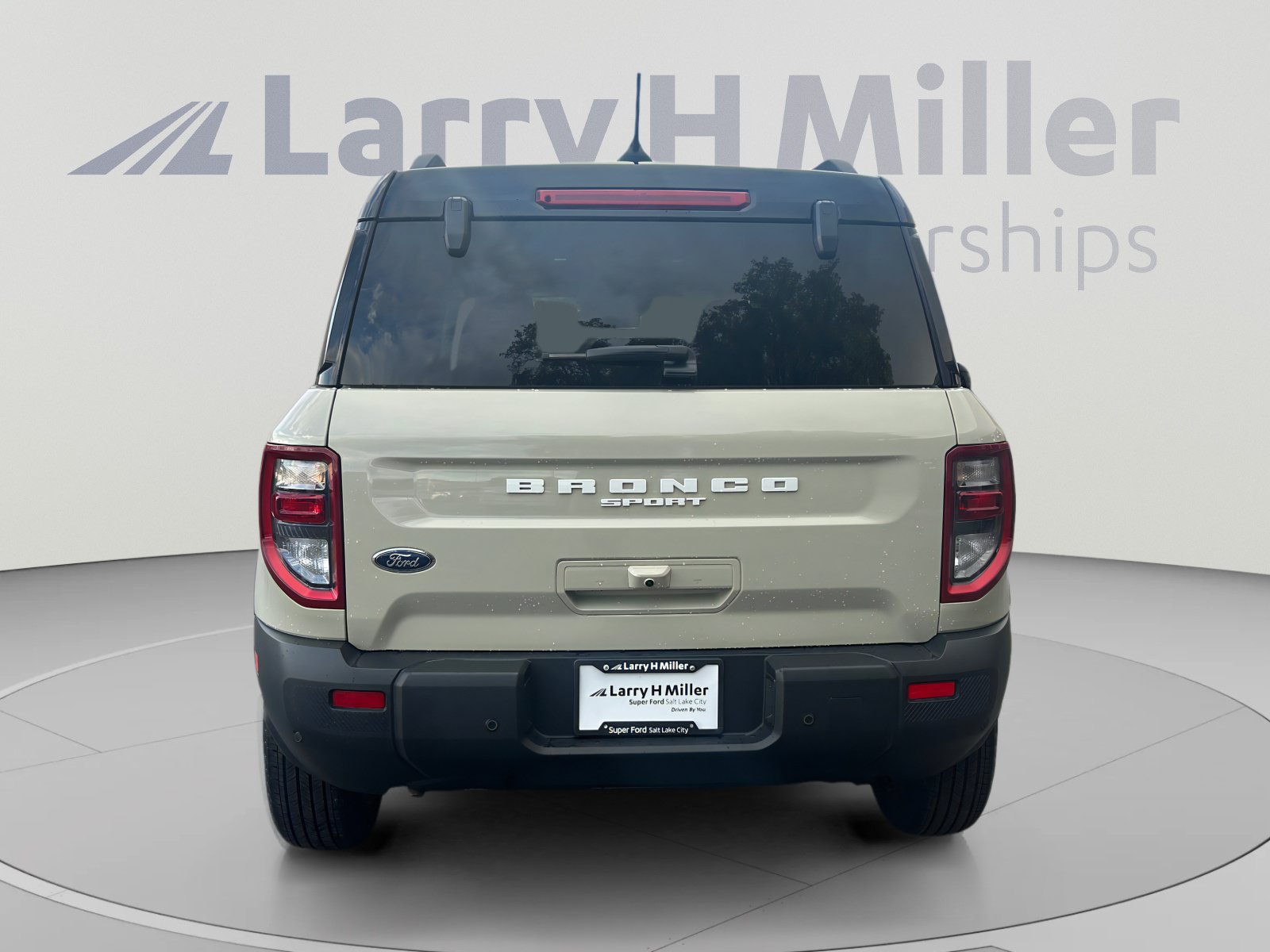 Certified 2025 Ford Bronco Sport Outer Banks w/ Outer Banks Tech Package+ AWD/4WD image 4