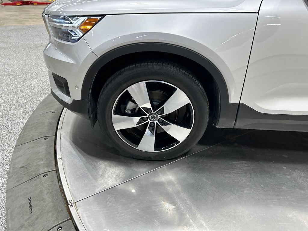 Used 2019 Volvo XC40 T5 Momentum AWD/4WD image 32