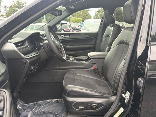 Used 2023 Jeep Grand Cherokee L Laredo AWD/4WD image 8