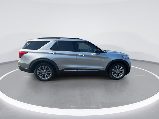 Certified 2021 Ford Explorer XLT w/ Equipment Group 202A RWD image 2