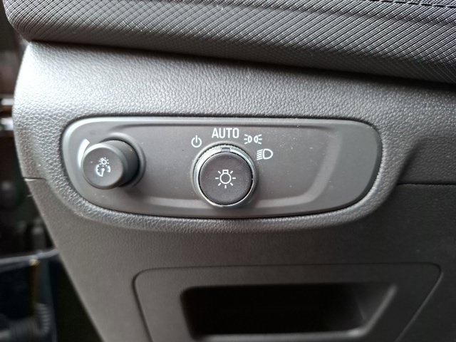 Used 2025 Chevrolet TrailBlazer LT w/ Convenience Package FWD image 18