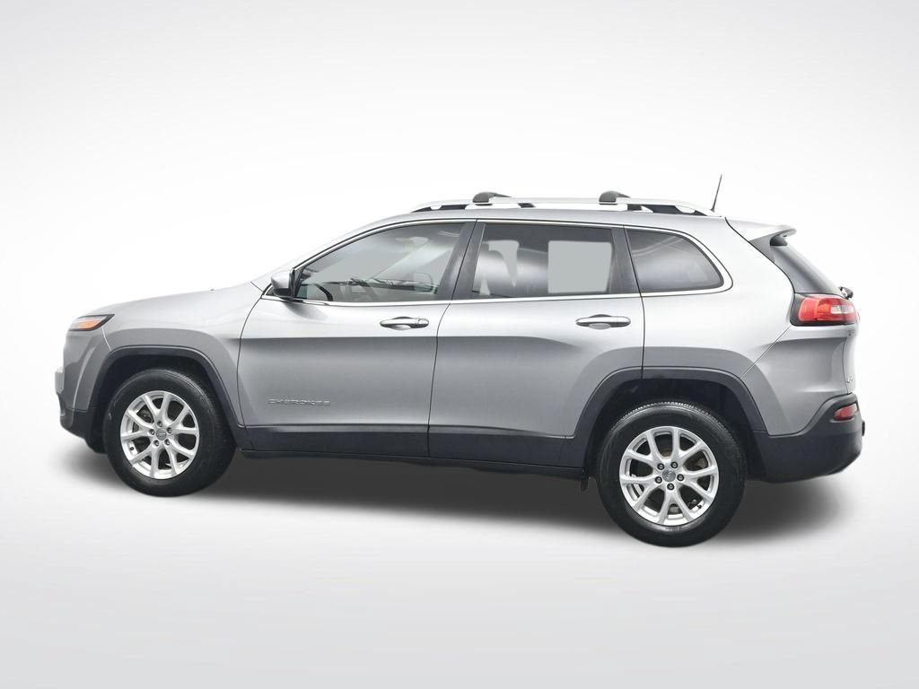 Used 2017 Jeep Cherokee Latitude w/ Trailer Tow Group AWD/4WD image 10