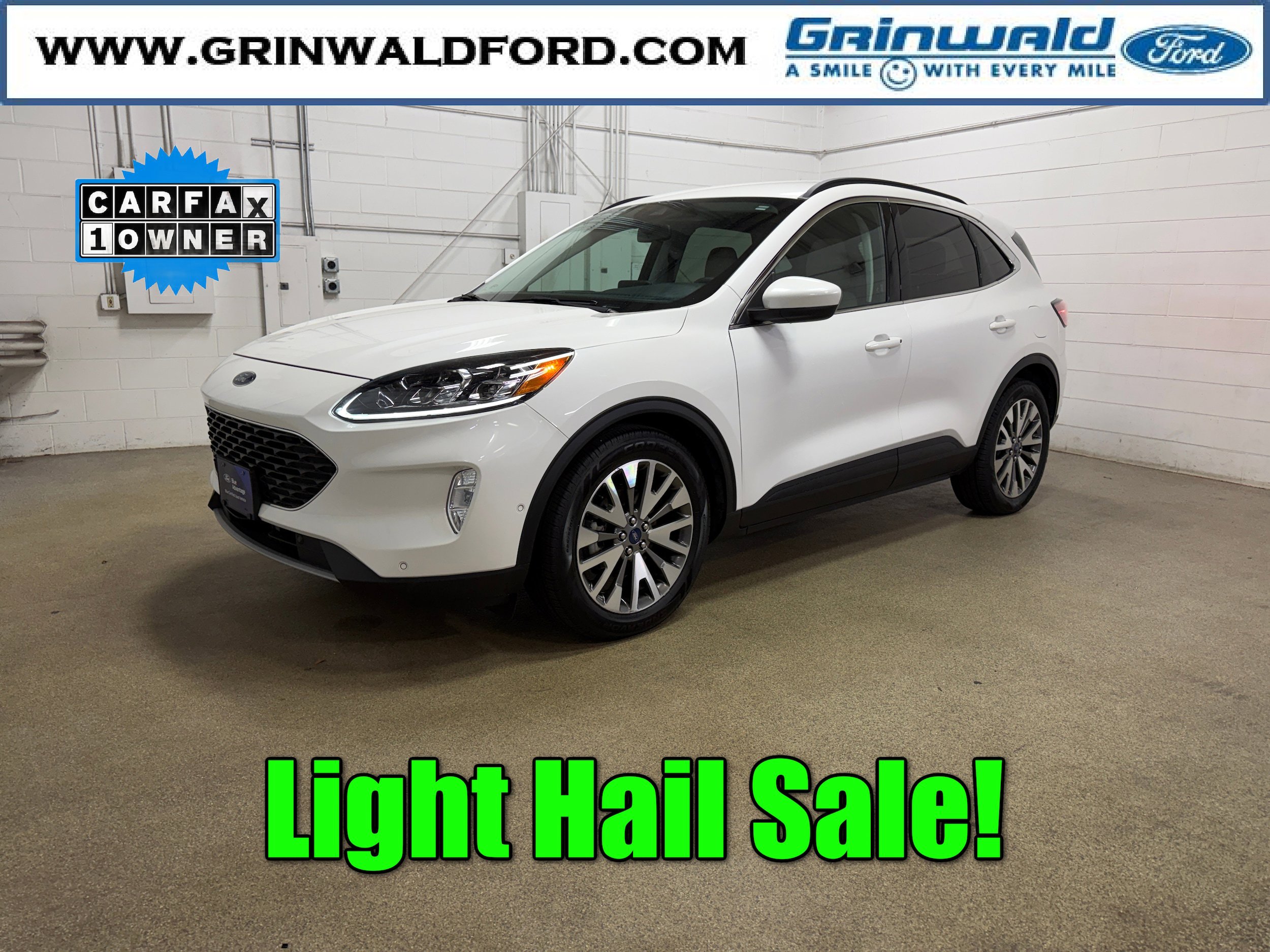 Certified 2021 Ford Escape Titanium FWD image 1