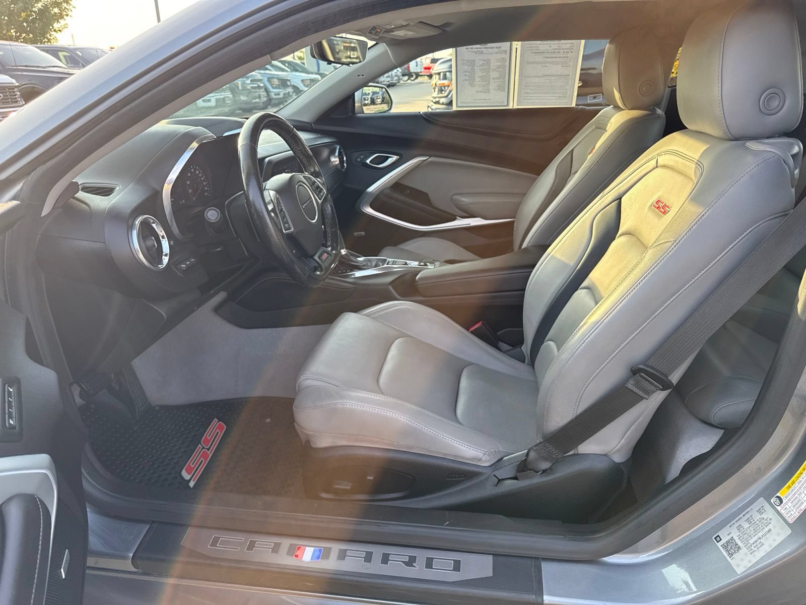 Used 2020 Chevrolet Camaro SS RWD image 13