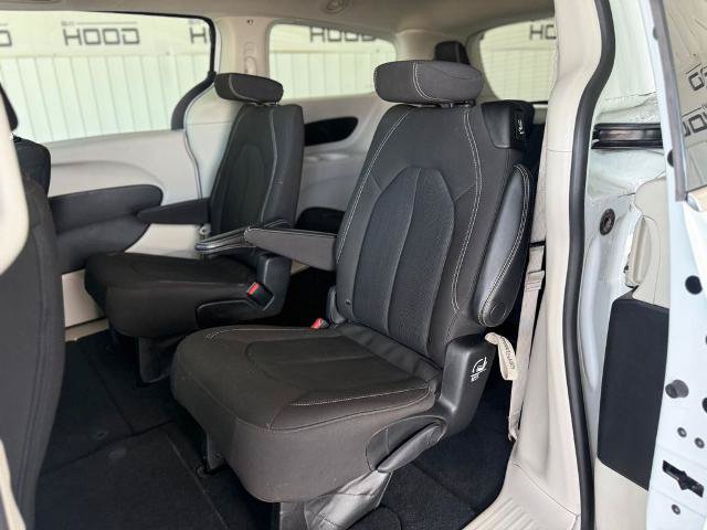 Used 2023 Chrysler Voyager LX FWD image 8