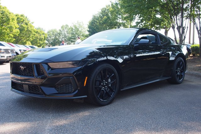 Certified 2026 Ford Mustang GT Premium RWD image 3