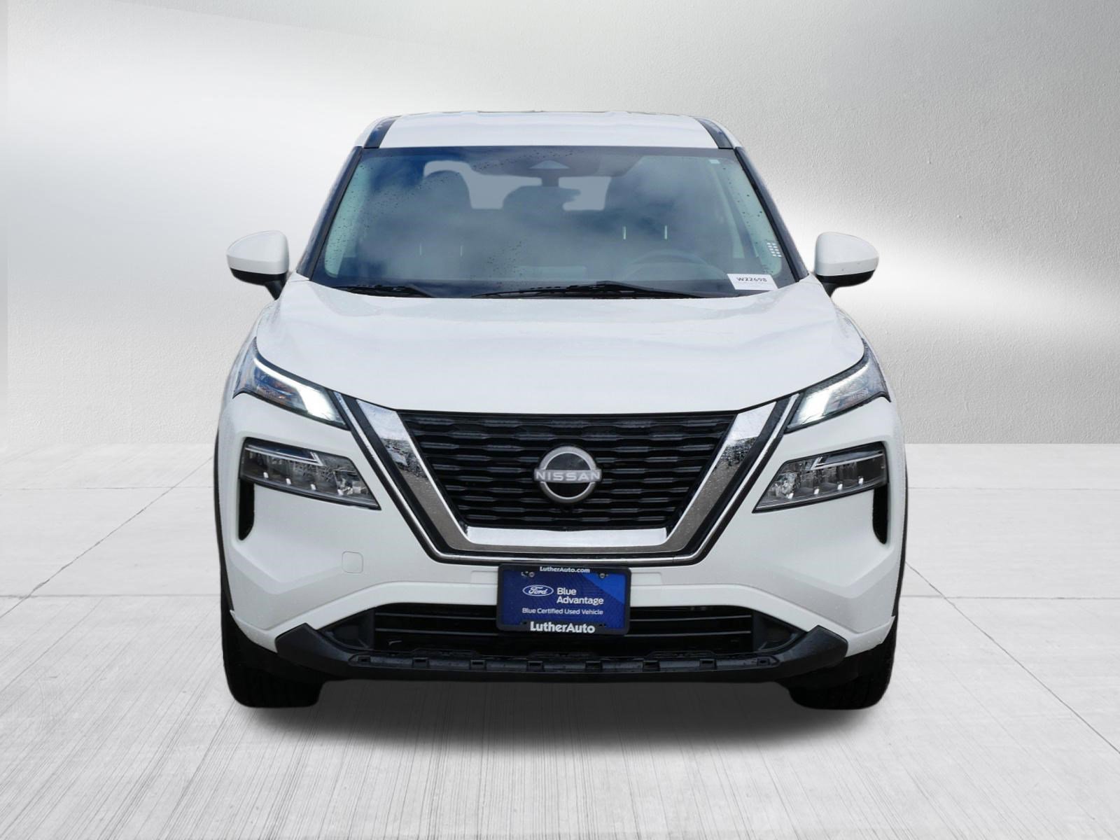 Used 2023 Nissan Rogue SV AWD/4WD image 2
