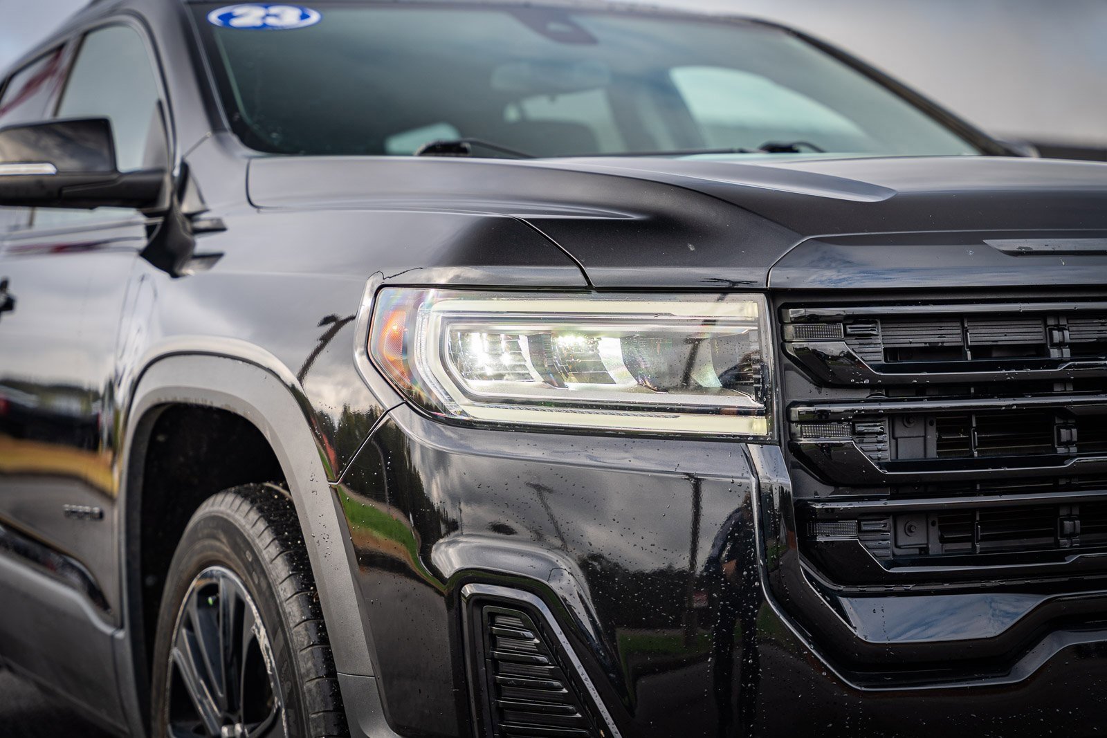 Used 2023 GMC Acadia SLE w/ Driver Convenience Package image 10