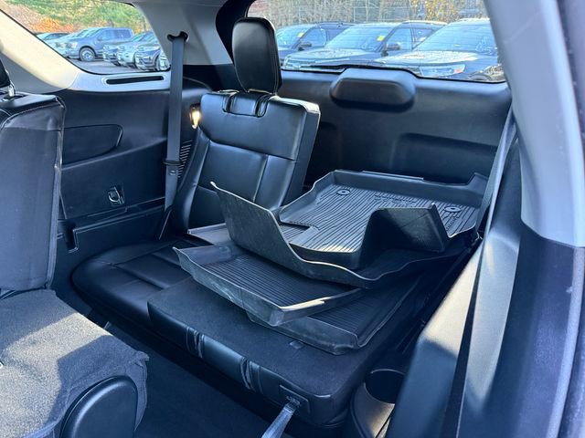 Certified 2022 Ford Explorer XLT w/ Equipment Group 202A image 7