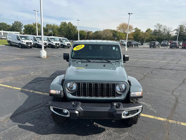 Used 2025 Jeep Gladiator Sport AWD/4WD image 3