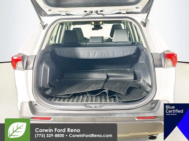Used 2020 Toyota RAV4 XLE w/ All Weather Liner Package AWD/4WD image 27