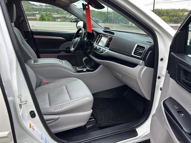 Used 2017 Toyota Highlander Plus w/ Protection Package #3 AWD/4WD image 20