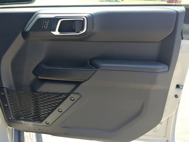 Certified 2025 Ford Bronco Outer Banks w/ Sasquatch Package AWD/4WD image 36