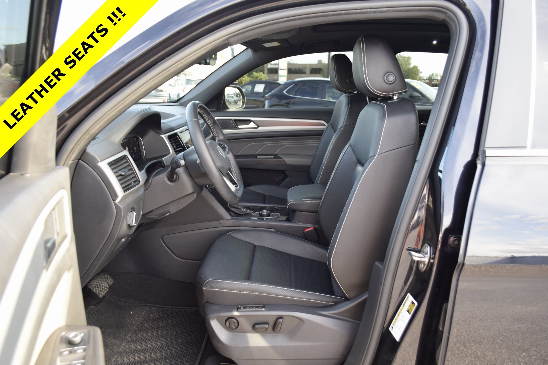 Used 2023 Volkswagen Atlas Cross Sport SEL image 3