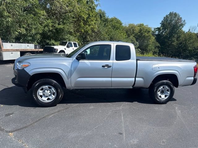 Used 2022 Toyota Tacoma SR AWD/4WD image 4