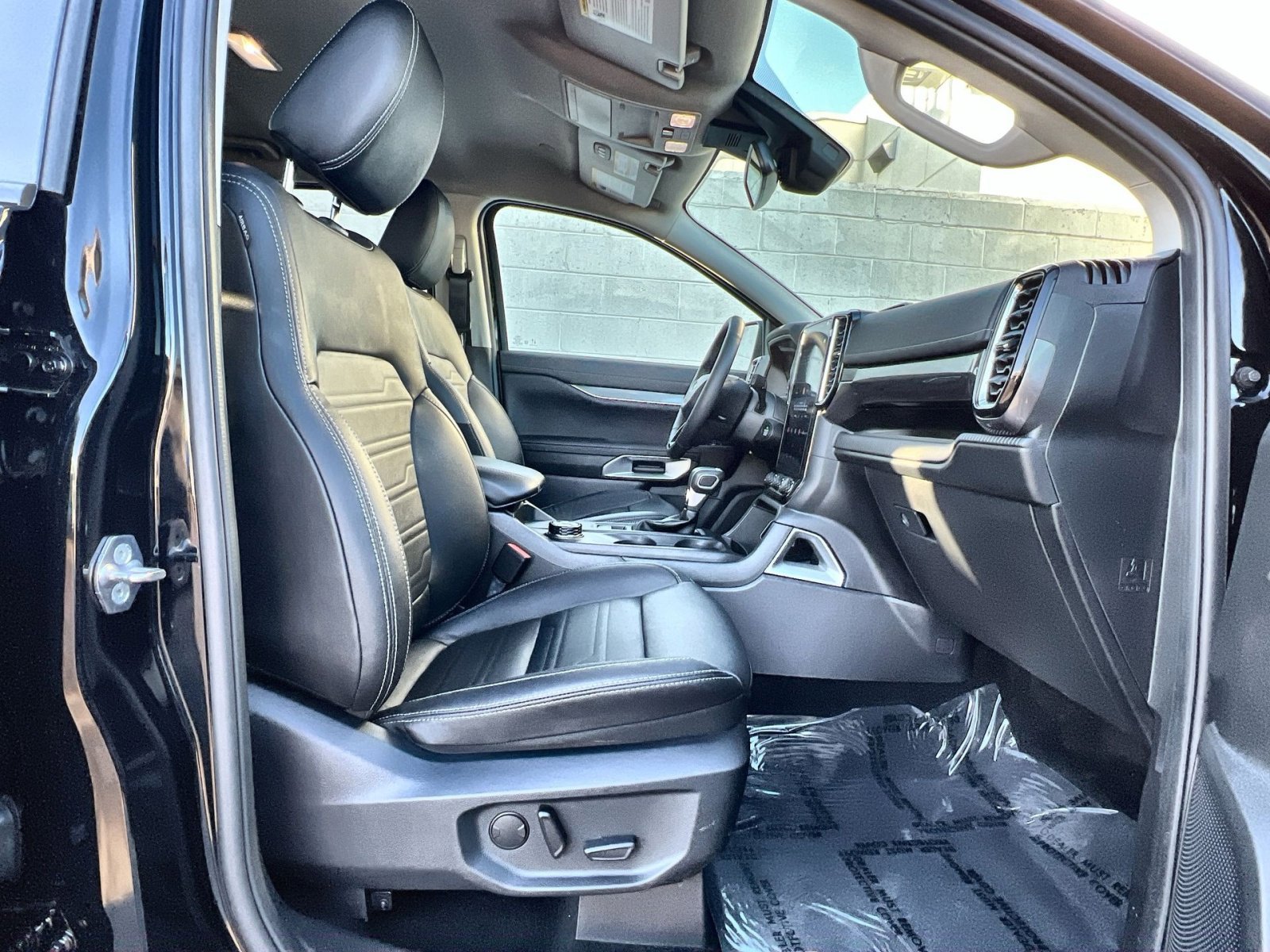 Certified 2025 Ford Ranger Lariat w/ FX4 Off-Road Package image 27