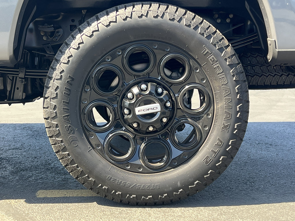Certified 2023 Ford F350 Platinum w/ FX4 Off-Road Package AWD/4WD image 13