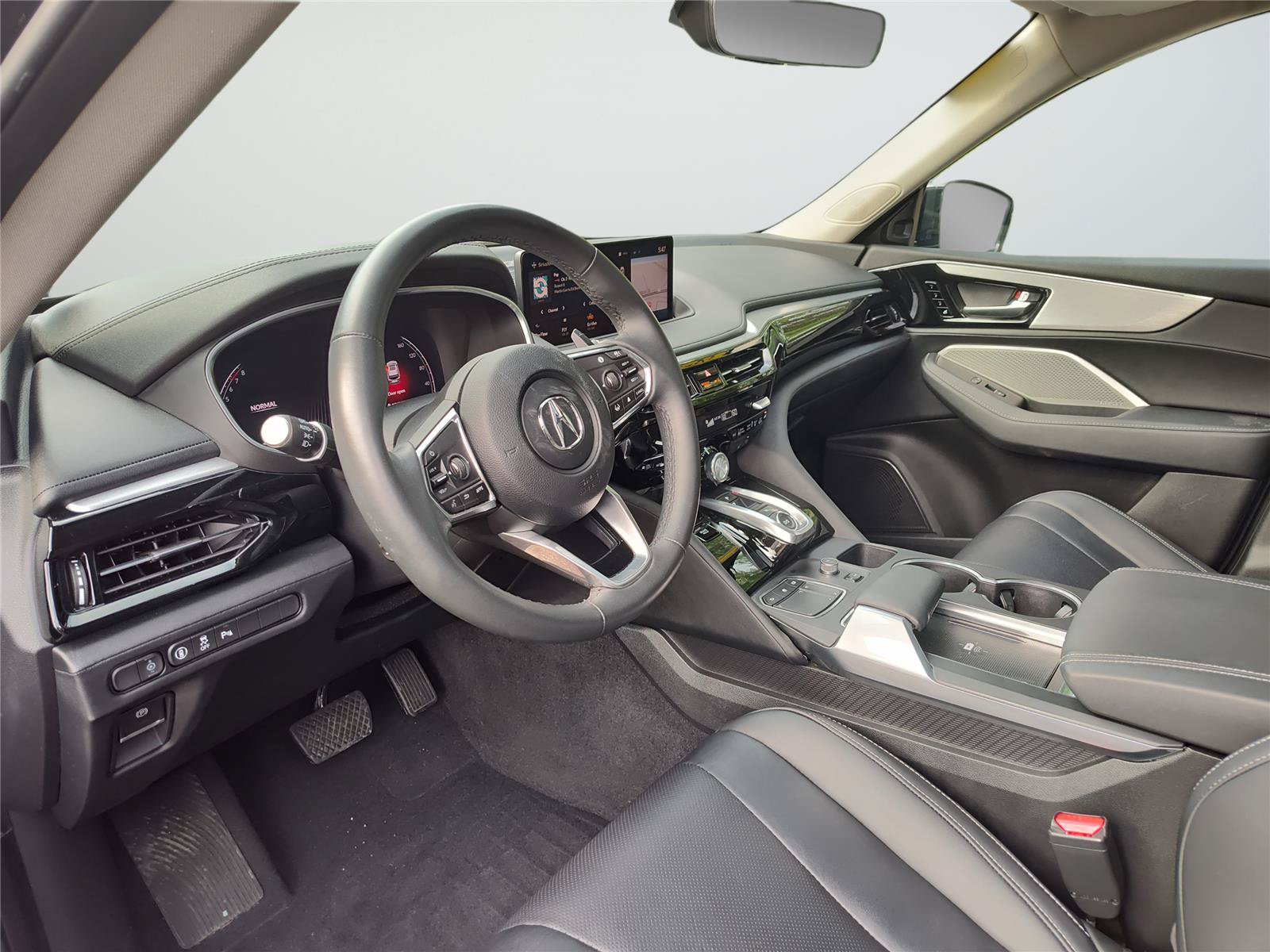 Used 2024 Acura MDX SH-AWD w/ Technology Package image 11