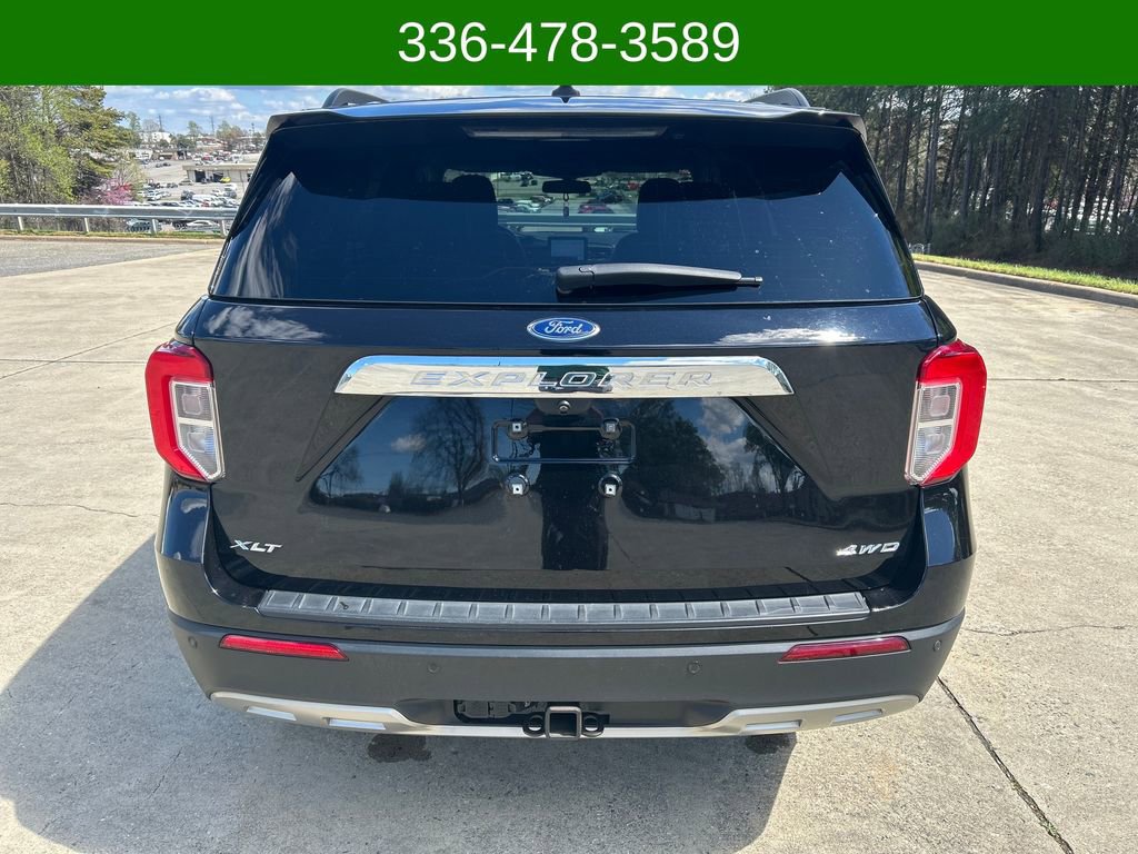 Certified 2022 Ford Explorer XLT w/ Equipment Group 202A image 4