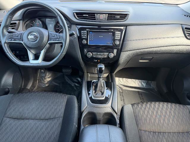 Used 2017 Nissan Rogue SV w/ SV Premium Package AWD/4WD image 9