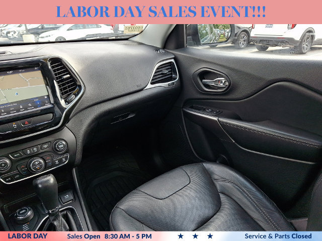 Used 2019 Jeep Cherokee Limited AWD/4WD image 16