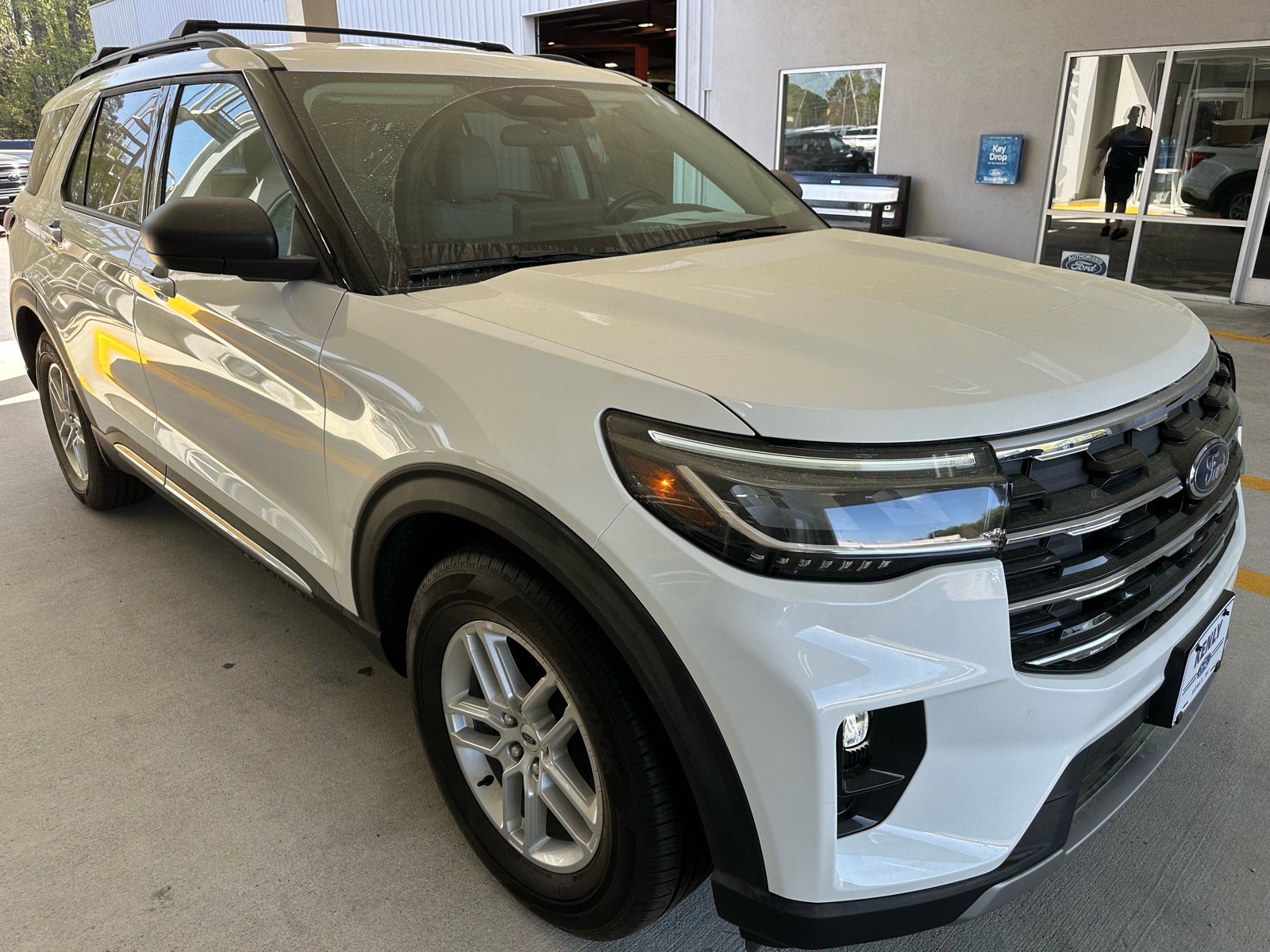 Certified 2025 Ford Explorer Active w/ Active Comfort Package RWD image 8