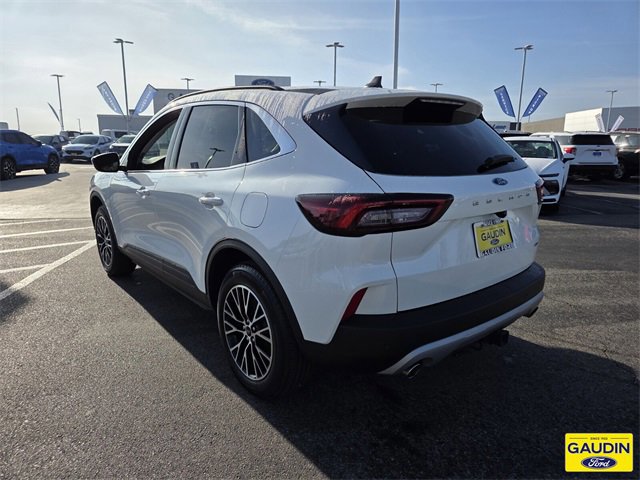Certified 2025 Ford Escape PHEV w/ Class II Trailer Tow Package image 3