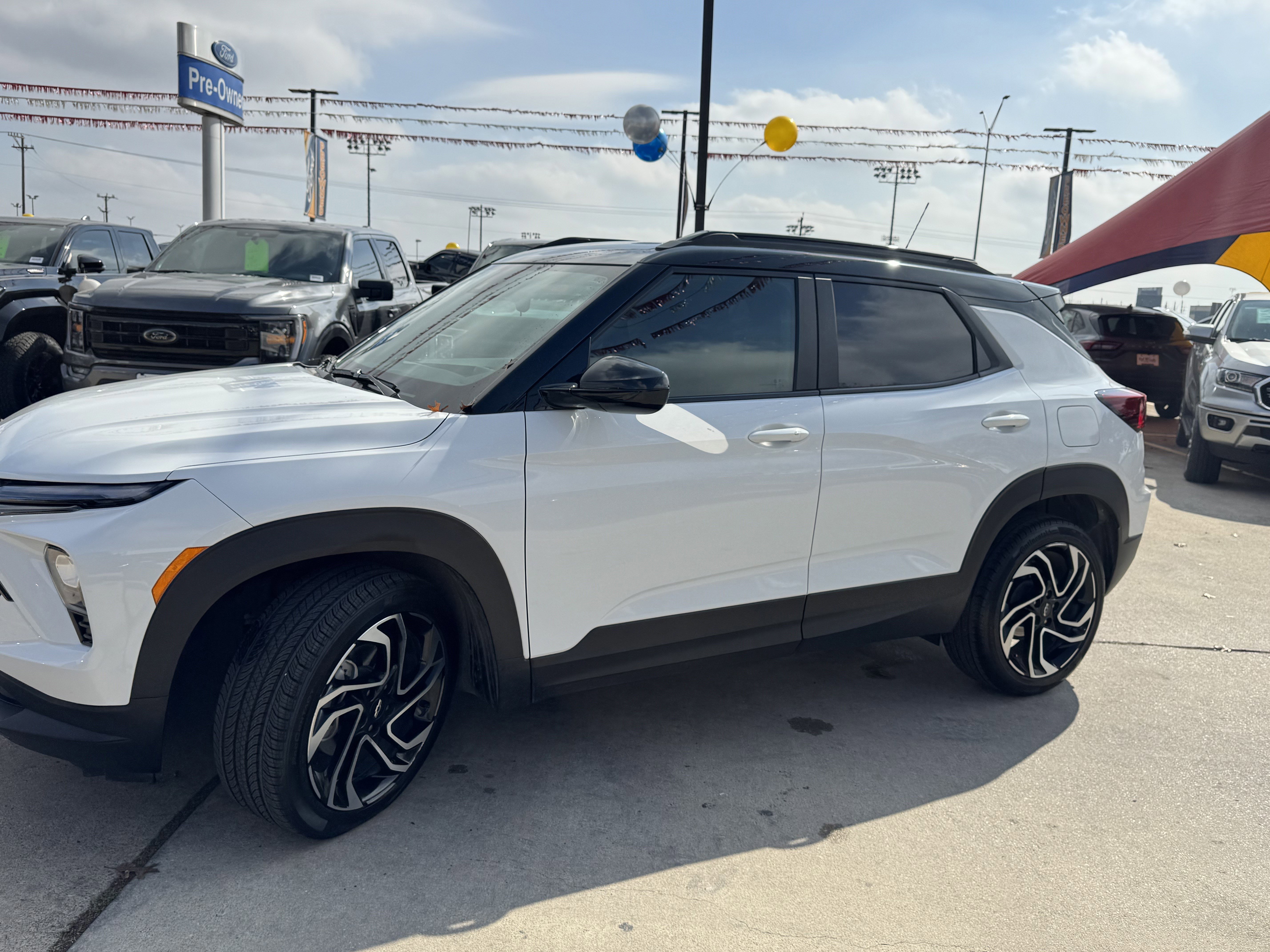 Used 2024 Chevrolet TrailBlazer RS w/ Driver Confidence Package image 8