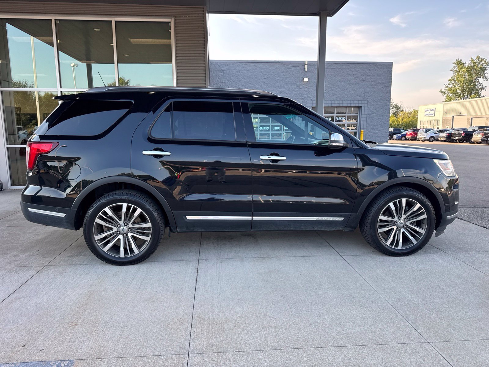 Certified 2018 Ford Explorer Platinum AWD/4WD image 9