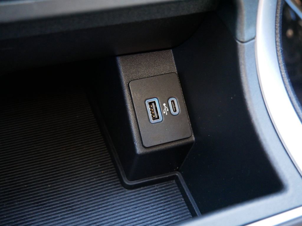 Certified 2022 Ford Edge SE w/ Black Appearance Package image 25