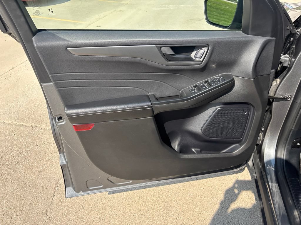 Certified 2024 Ford Escape Active AWD/4WD image 12
